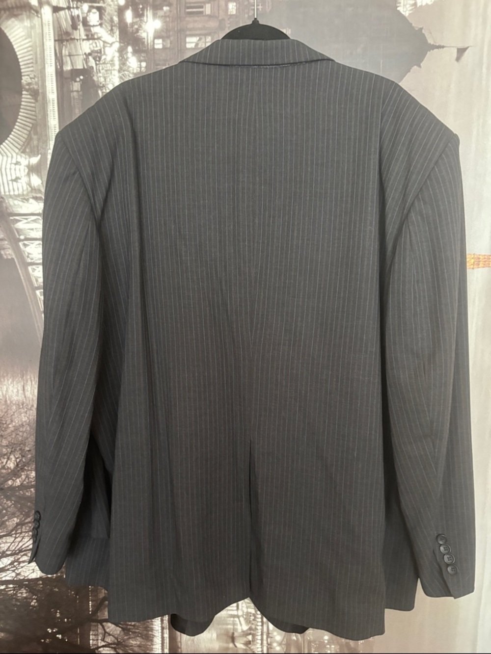 Big and Tall Men's 2 pc. Charcoal Pinstripe suit 100% wool Geoffrey Beene. - Picture 3 of 10